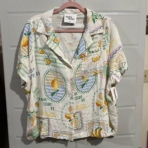 Paper Heart Women's Graphic Button Down Shirt - Multicolor